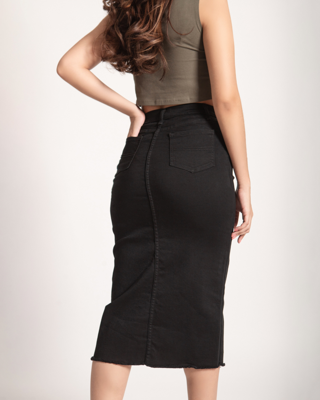 FALDA MIDI BOTONES NEGRA